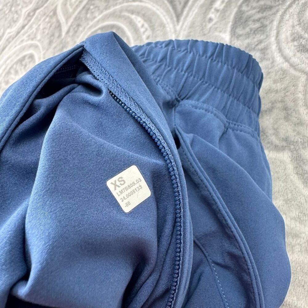 Mens Lululemon Pace Breaker Shorts - Picture 3 of 3